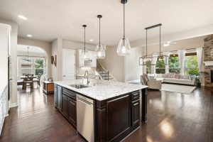 What’s the Difference Between Standard and Deep Cleaning Services?